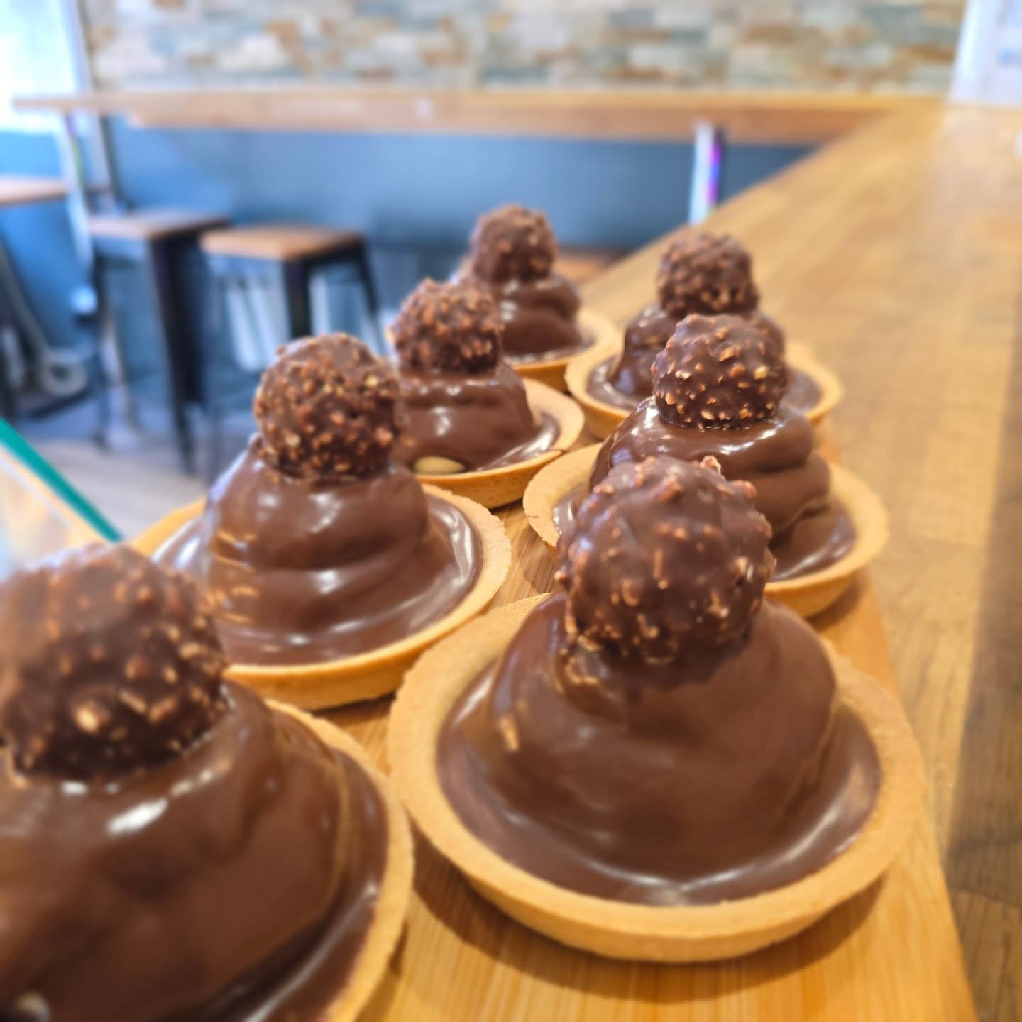 ✨ NEW TART AVAILABLE TODAY ✨ Introducing our Golden Hazelnut Bliss Tart 🍫🌰 A rich hazelnut sp...